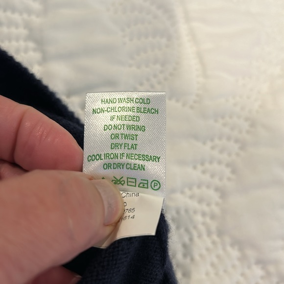 EUC Lilly Pulitzer Christmas sweater with gold starfish stars XL - Picture 6 of 6